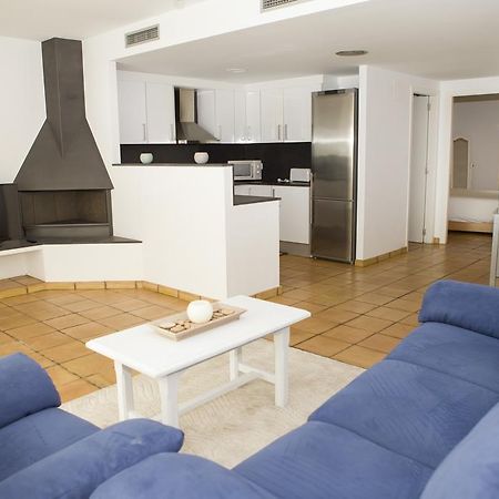 קדאקז Mimoses Apartaments מראה חיצוני תמונה