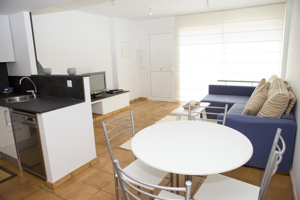 קדאקז Mimoses Apartaments מראה חיצוני תמונה