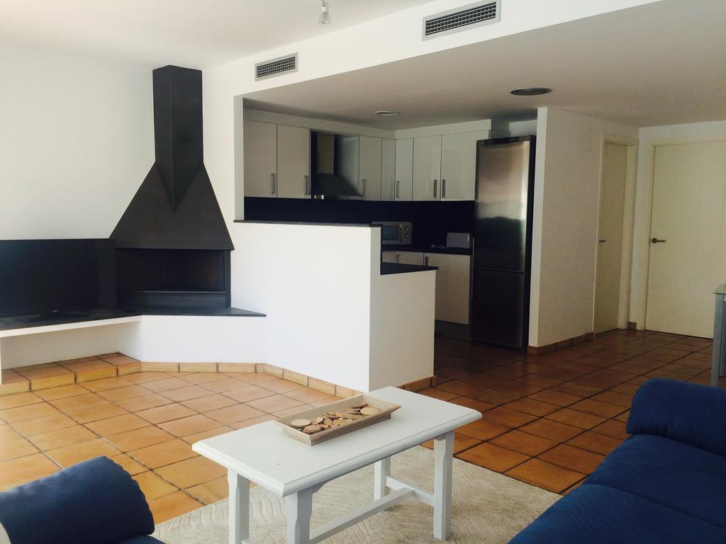 קדאקז Mimoses Apartaments מראה חיצוני תמונה
